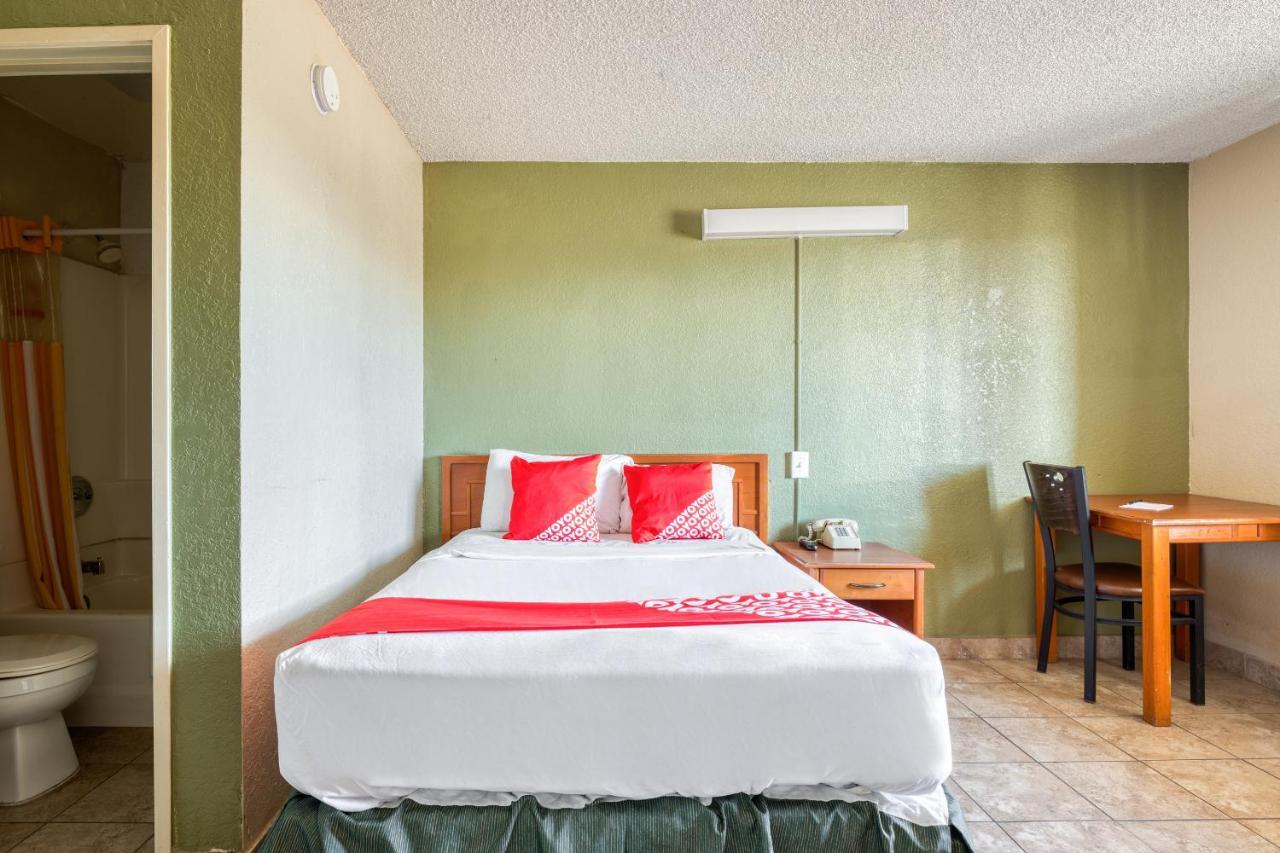Oyo Hotel Tucson Downtown Eksteriør billede