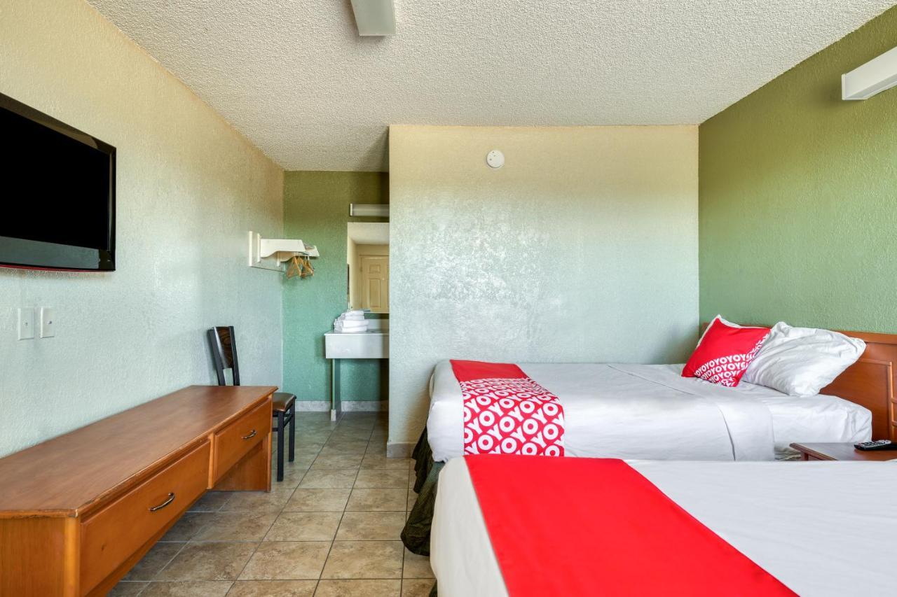Oyo Hotel Tucson Downtown Eksteriør billede
